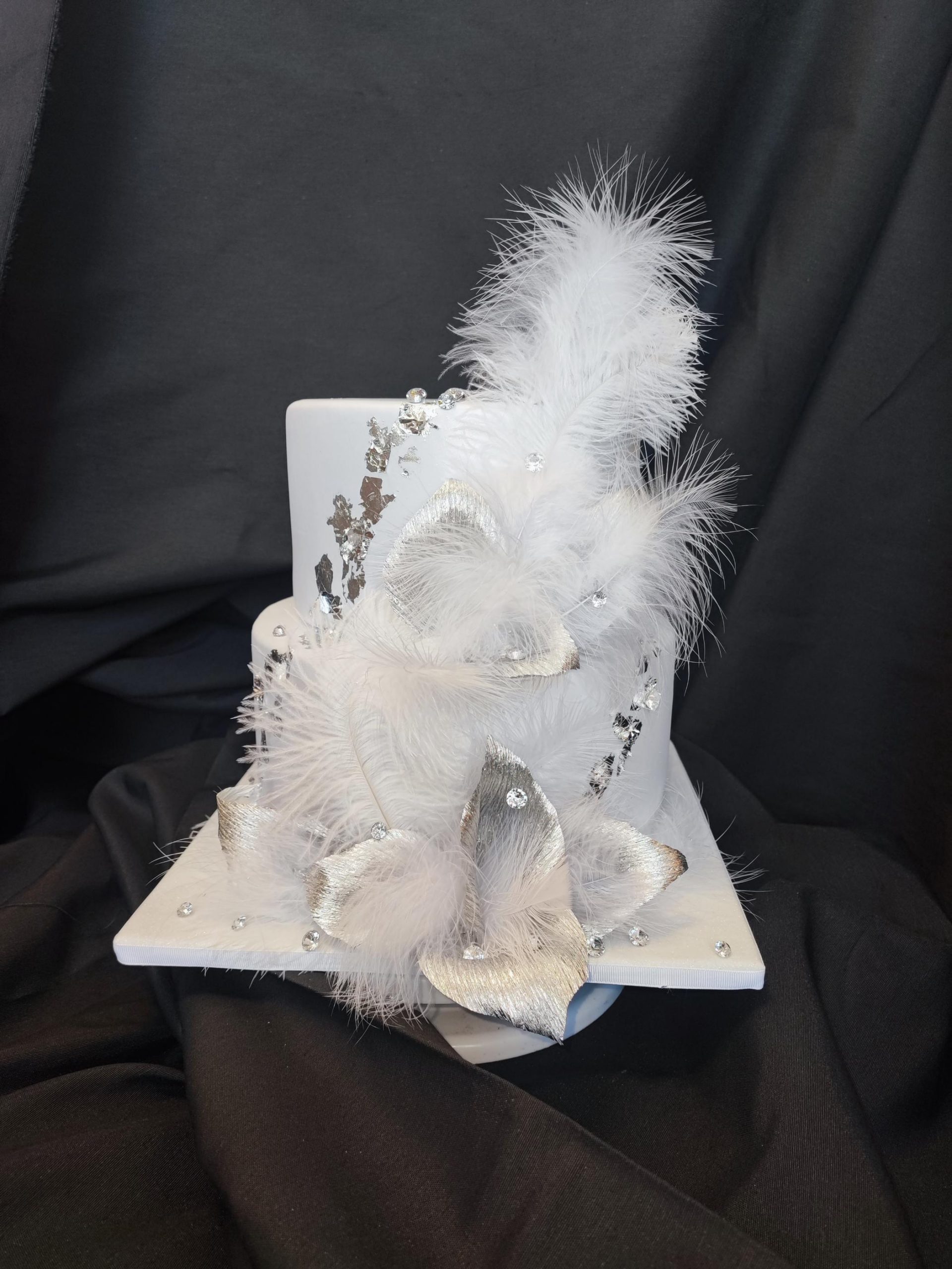 Torta personalizzata effetto Ghiaccio e Piume